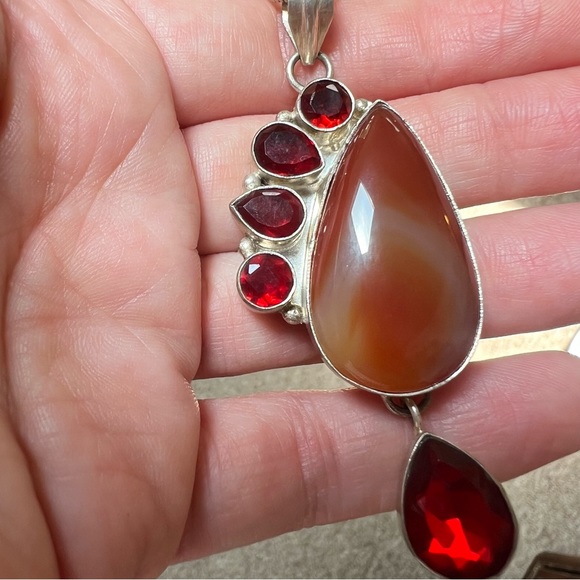 Silver plated/silver red stone pendant on a sterling silver chain - Picture 13 of 16